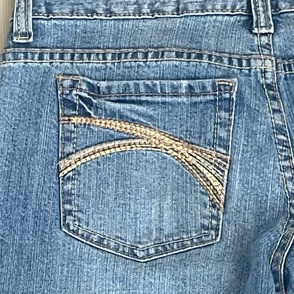 Rue 21 Y2K Denim Jeans 3/4 Medium Wash Bootcut Embroidered Design - Picture 12 of 12